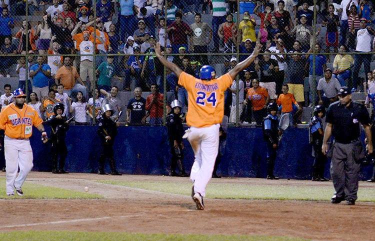 La serie continua hoy con el cuarto partido de la final en Chinandega