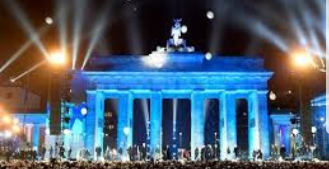 Alemanes conmemoran caída del muro de Berlín / Cortesía