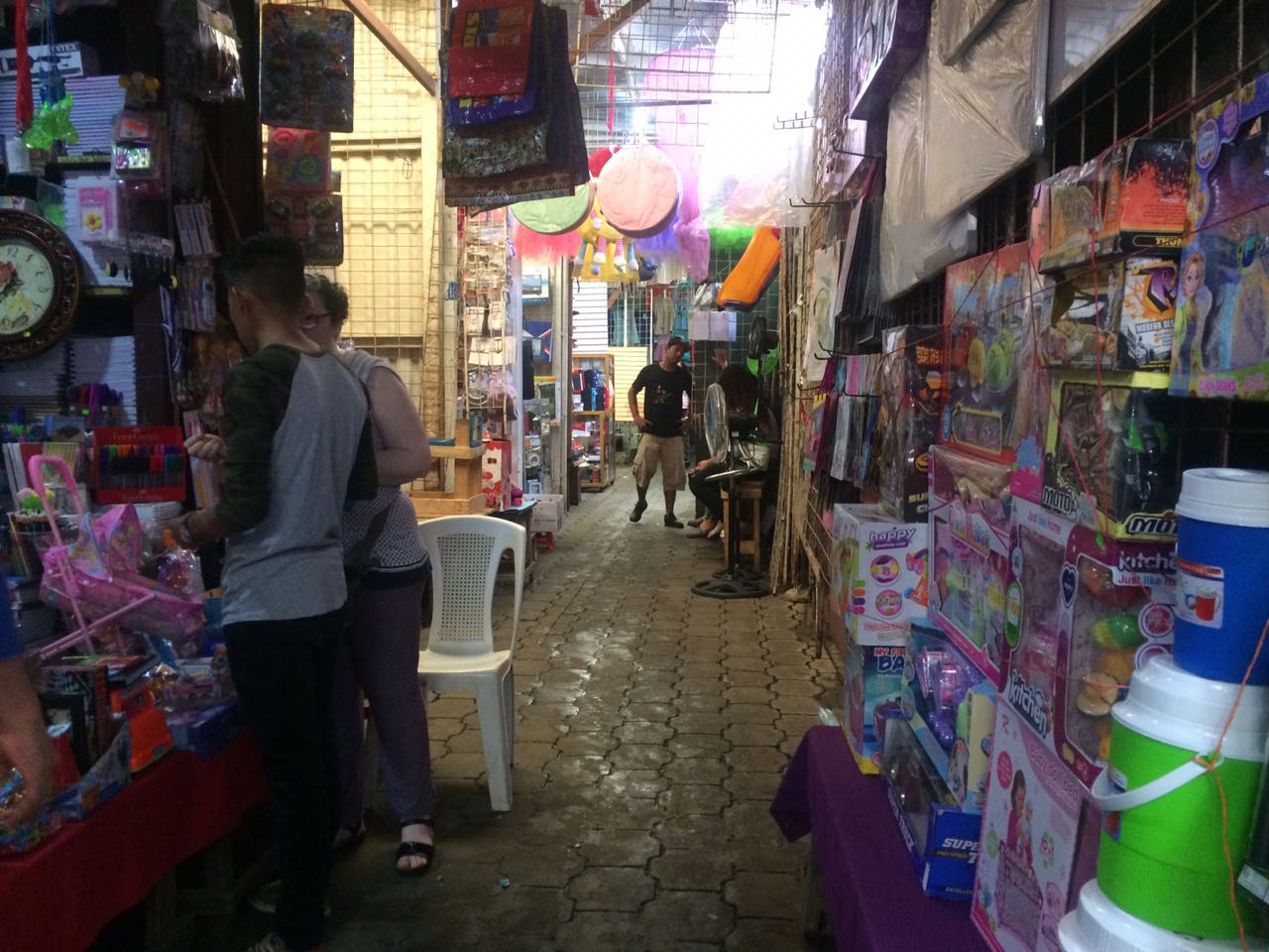 Los tramos del mercado Oriental ya no rebosan de clientes. Foto: Walkiria Chavarría