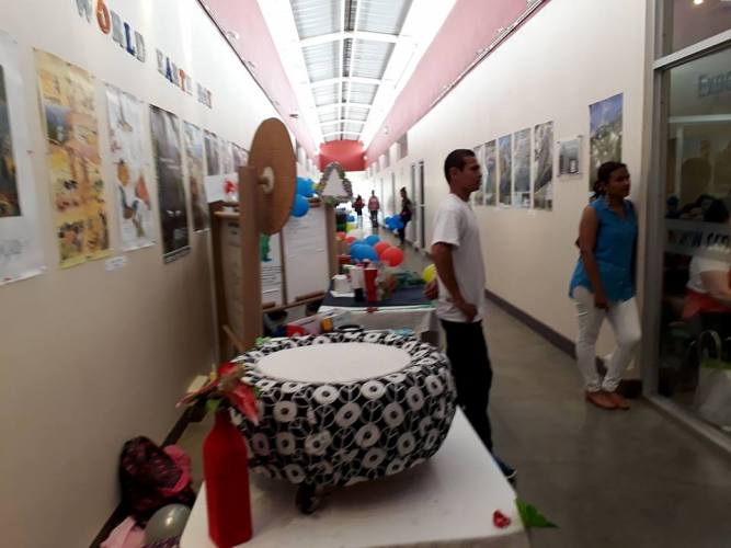 Pasillo del Centro Cultural Nicaragüense Norteamericano.
