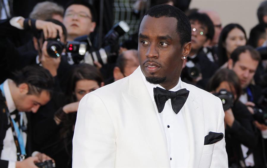 Fotografía de archivo en donde se ve al rapero estadounidense Sean 'Diddy' Combs desfilando en un evento con prensa. /EFE