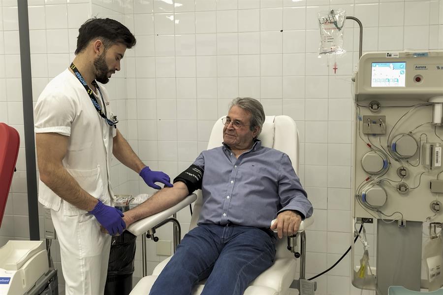 Francisco del Amo Zarzo, el español que hoy hizo su donación de sangre número 500, récord de Europa. /EFE