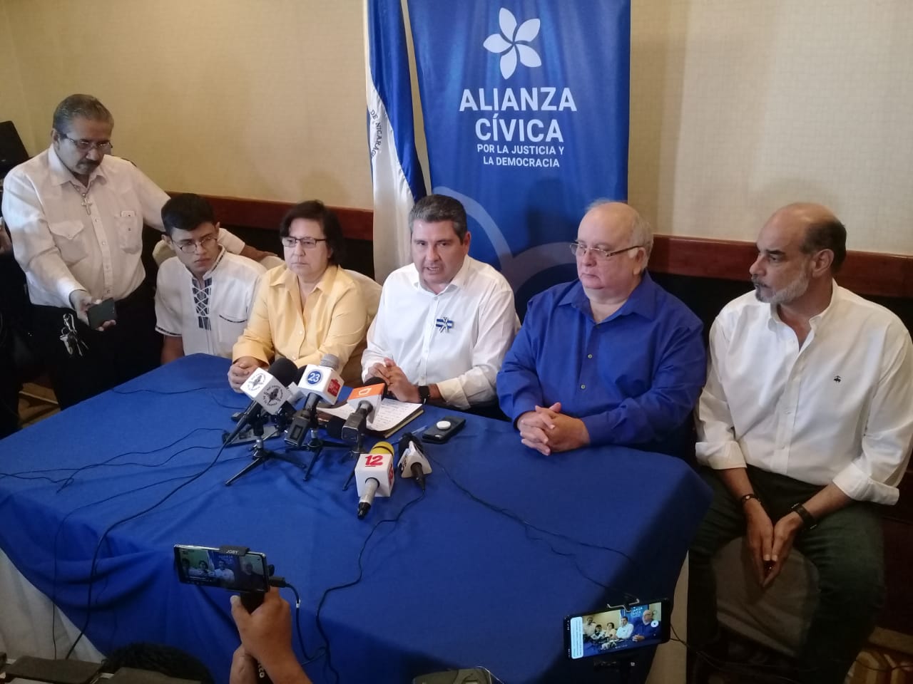 Miembros de la Alianza Cívica / Lorenzo Vega