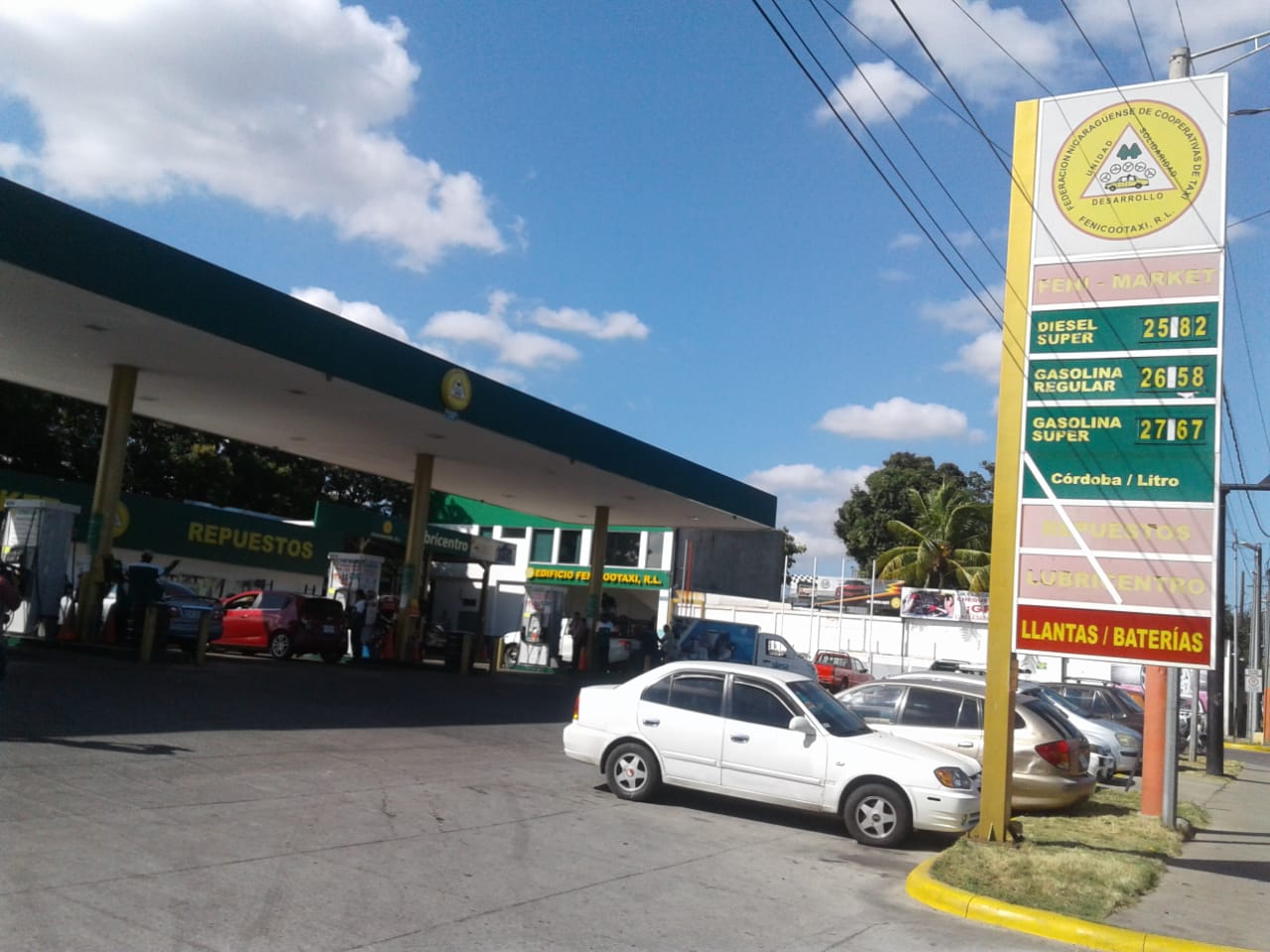 Combustibles registran baja en sus precios en segunda semana de enero de 2019. Foto Jimmy Romero.