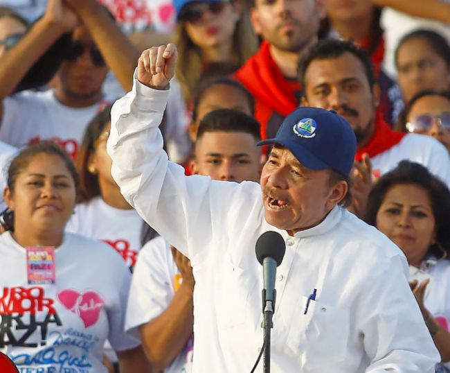 Decir, que las decisiones no estan es Washington es politiqueria barata.
