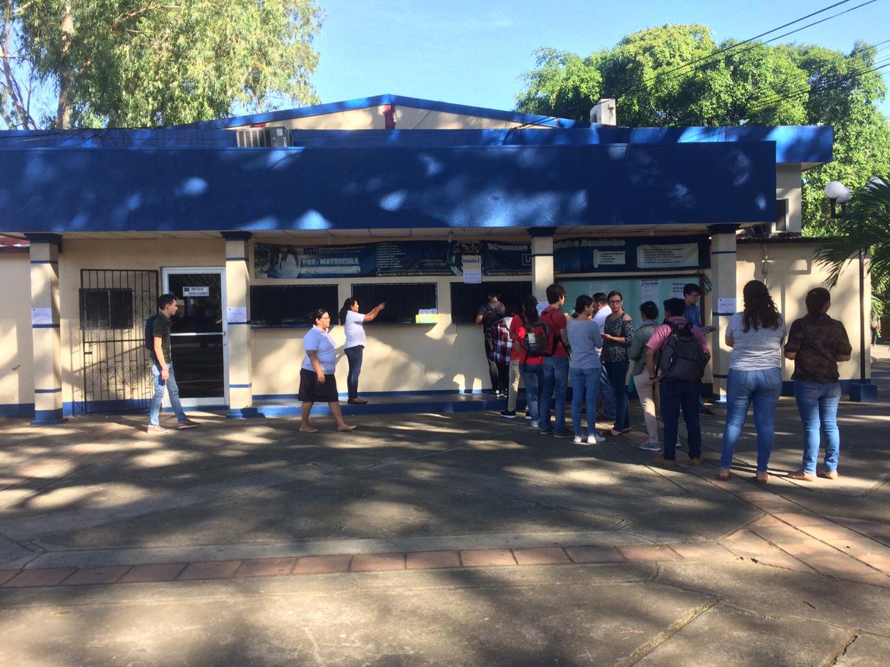 Al examen de admisión se presentaron 2,689 estudiantes