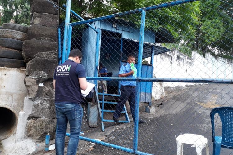 Entrada de la Dirección de Auxilio Judicial en Managua, conocido como El Chipote, a cuyas celdas han traslado a cientos de reos políticos, según denuncias de familiares. Foto: cortesía