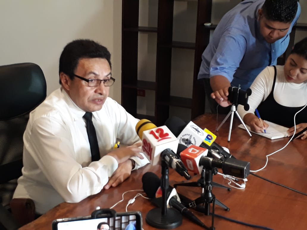 Conferencia de prensa del Dr. Julio Montenegro