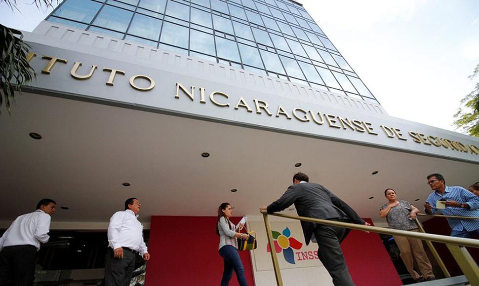 En Nicaragua existe oficialmente una población económicamente activa del 3.5 millones de habitante y menos del millón esta cotizando a la seguridad social