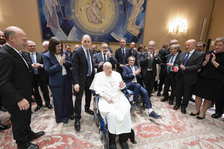 El papa Francisco, que sigue su convalecencia para recuperarse de sus problemas respiratorios./ EFE