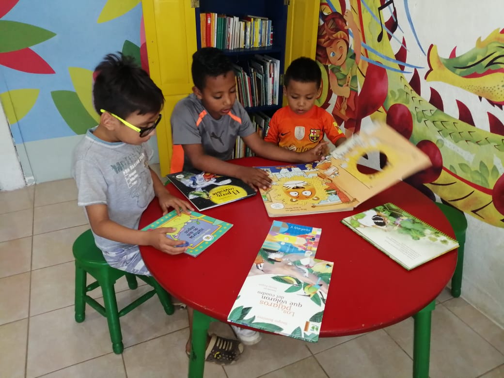 Incentivan la lectura en colegios y barrios / Lorenzo Vega