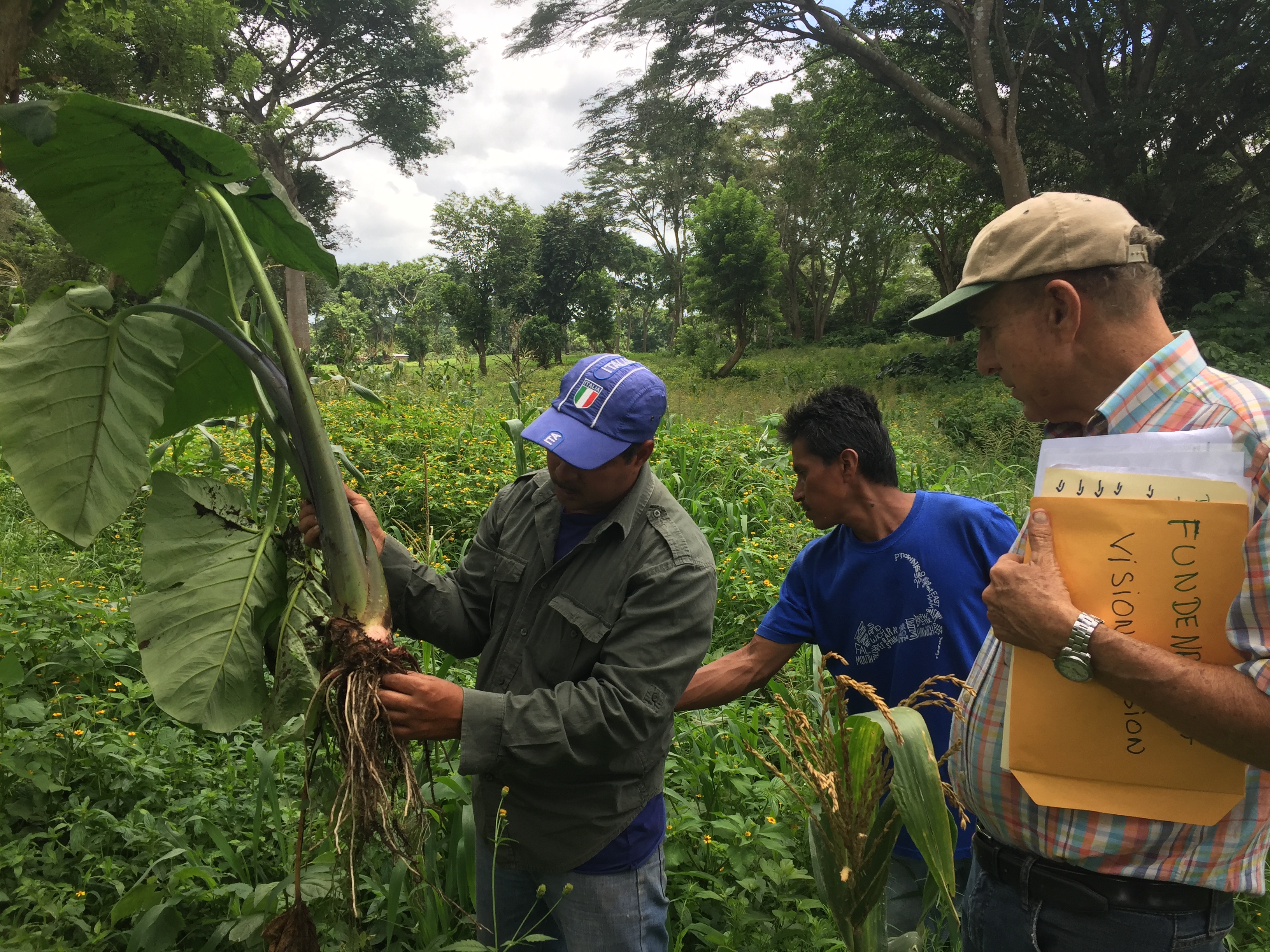 Agricultores del Proyecto Reserva EcológicaTriángulo de Oro