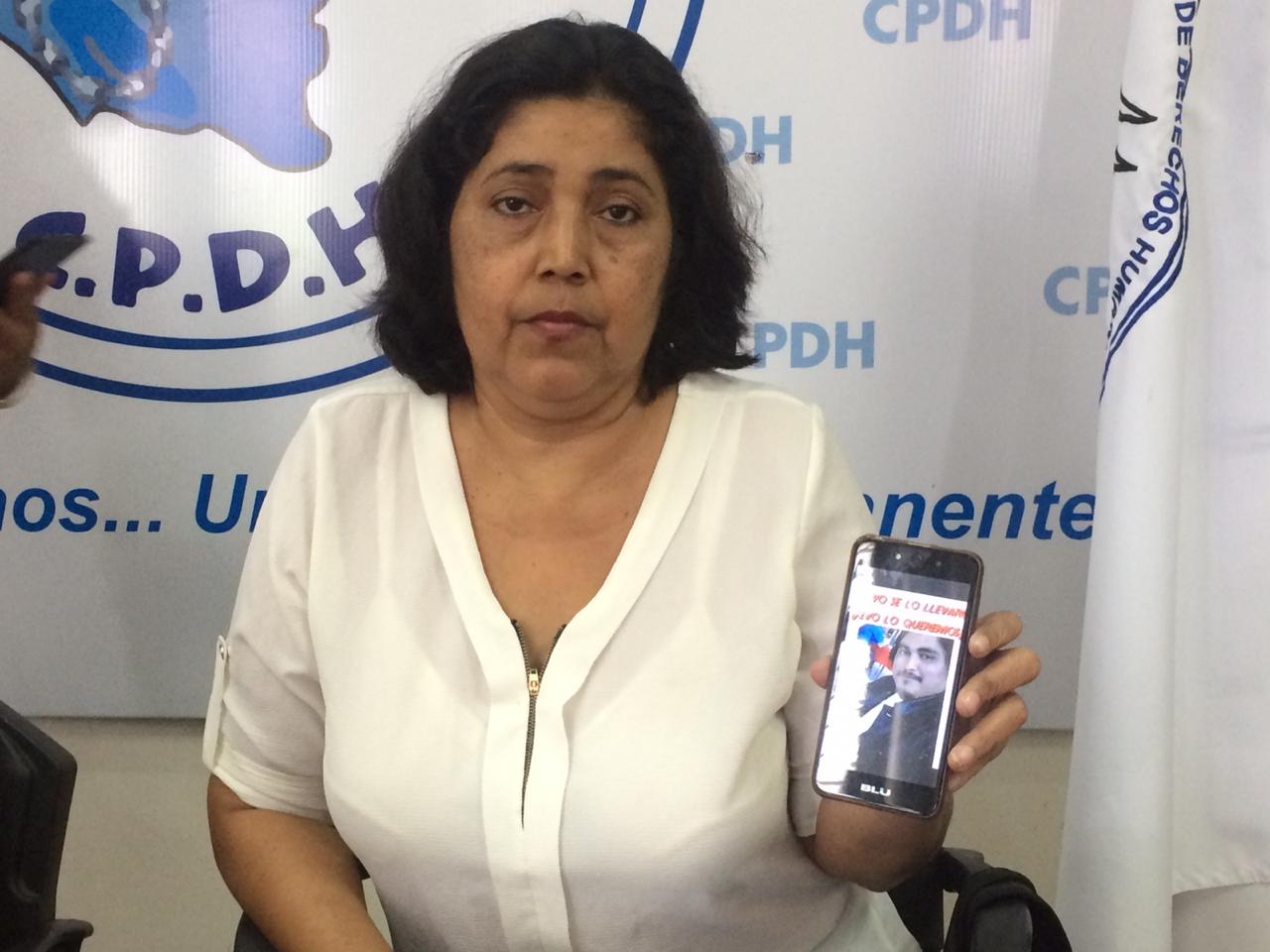 Madre del detenido. Foto Walkiria Chavarría.