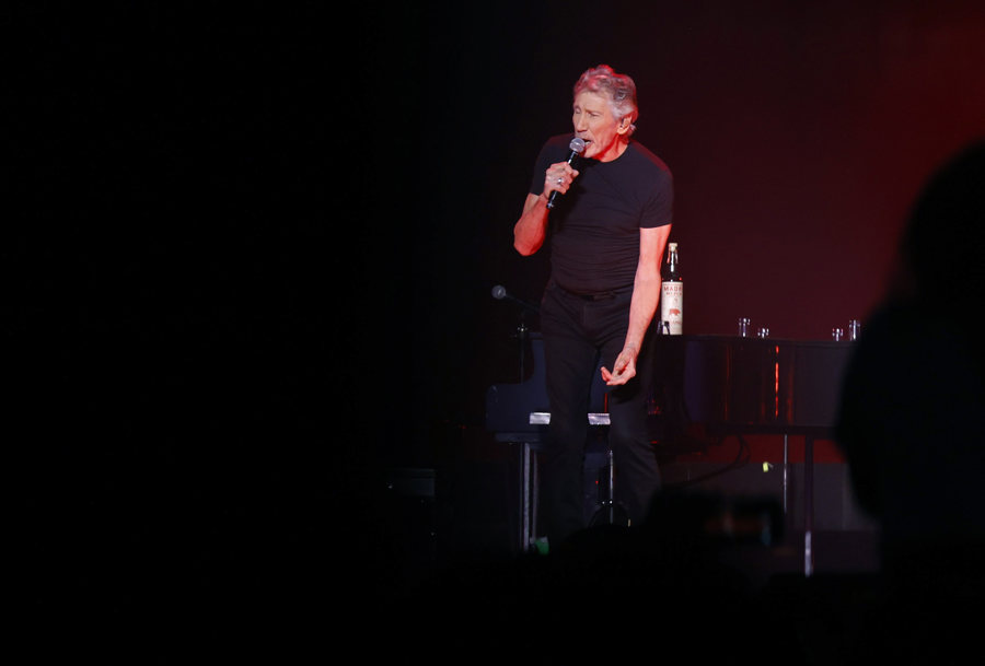 El bajista y vocalista Roger Waters, fundador de Pink Floyd, en un concierto en Bogotá en 2023./ EFE