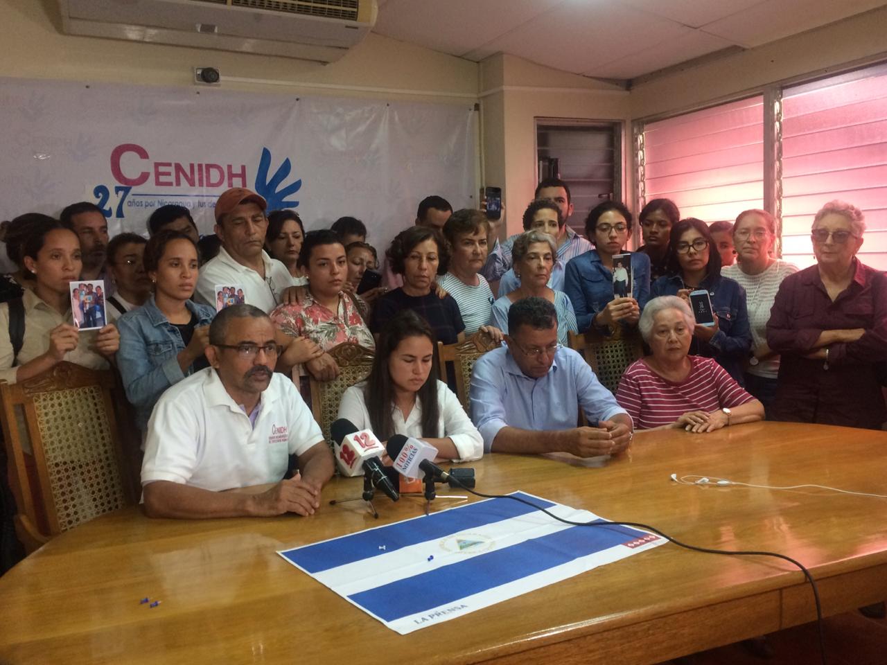 Familiares de los detenidos el pasado domingo acudieron al CENIDH para interponer sus denuncias. Foto: Walkiria Chavarría