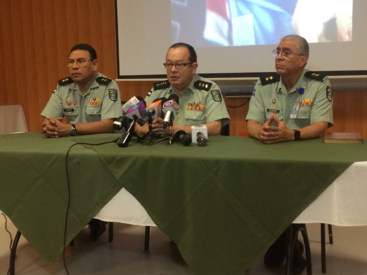 Autoridades del Hospital Militar en conferencia de prensa. Foto: Walkiria Chavarría