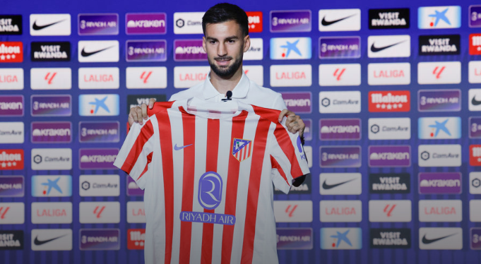 Alex Baena, gran atractivo del renovado Atlético de Madrid, durante su presentación el pasado lunes. /EFE