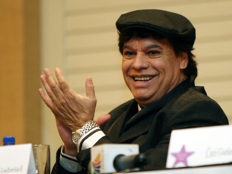 Fotografía de archivo donde aparece el cantante y compositor mexicano Juan Gabriel./ EFE