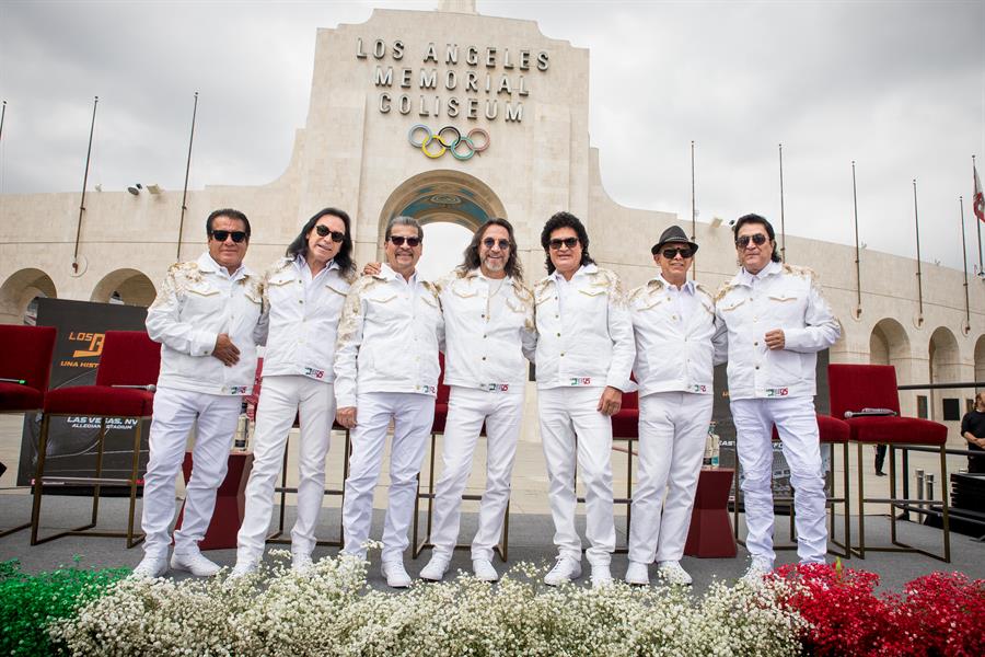 Fotografía sin fecha cedida por Eduardo Cardoza donde aparecen los integrantes del grupo mexicano Los Bukis./EFE