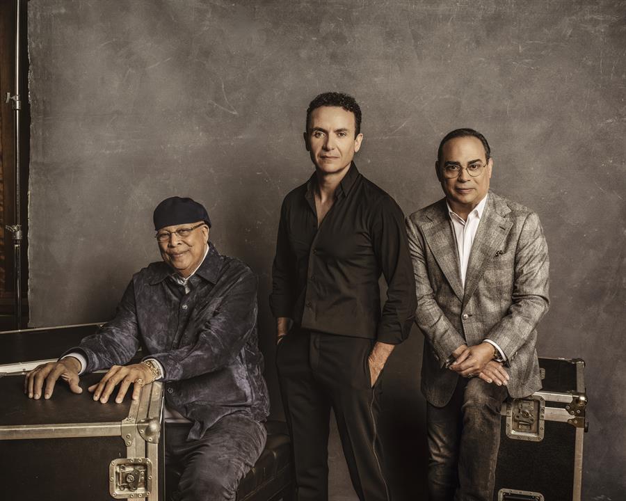 El salsero puertorriqueño Gilberto Santa Rosa (d), el cantautor colombiano Fonseca (c) y el pianista cubano Chucho Valdés. /EFE