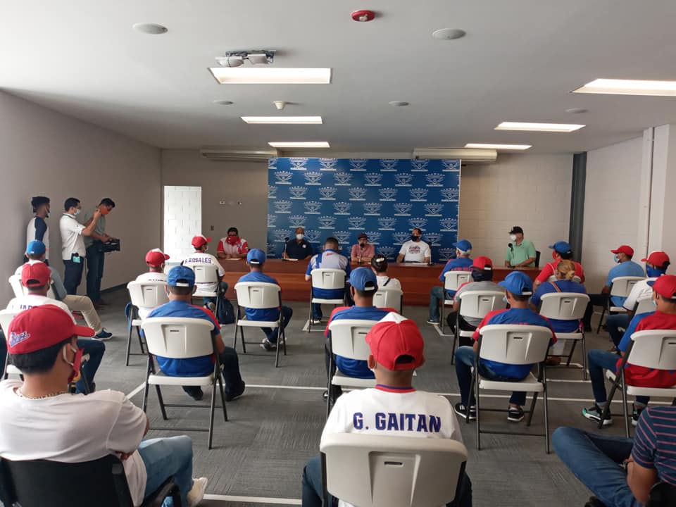 Conferencia de prensa del equipo Indios del Bóer 