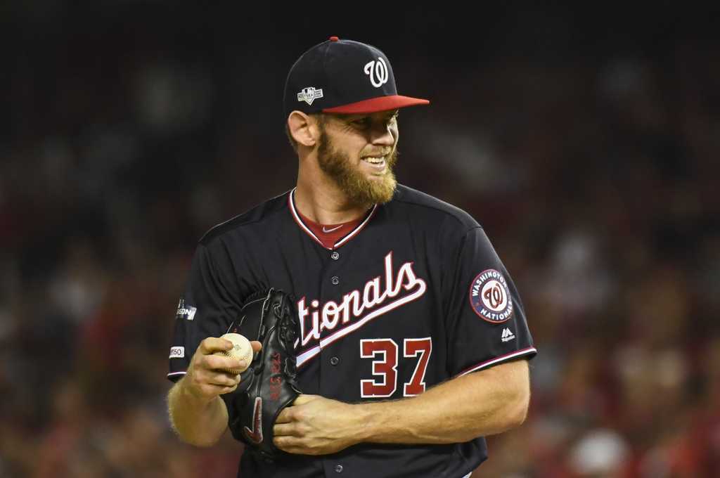 Stephen Strasburg indescifrable en su labor ante Cardenales.