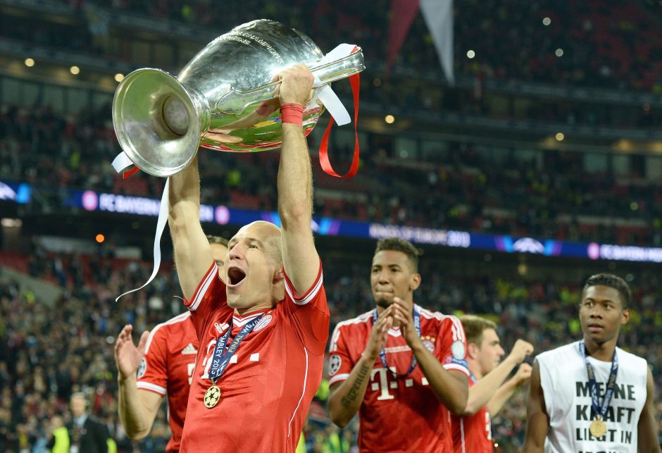 Robben levanta la Champios ganada con el Bayer 