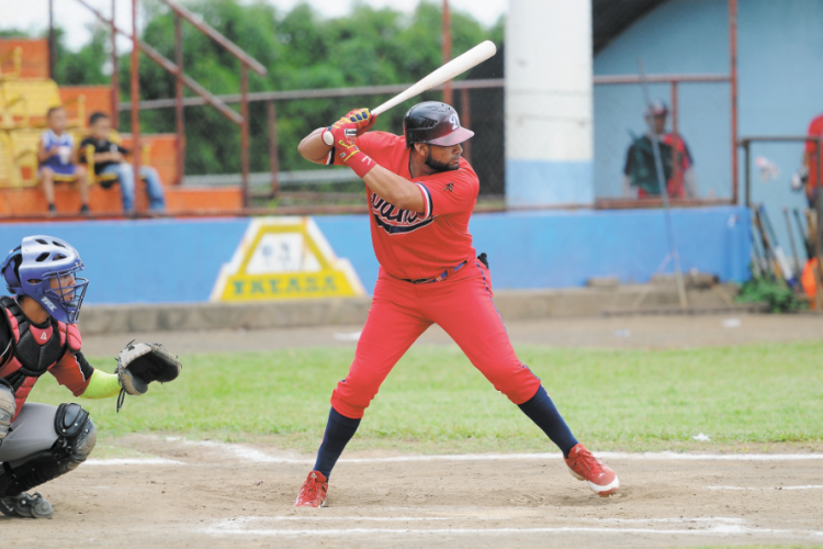 Ofilio Castro fue el líder de los bateadores en el campeonato 