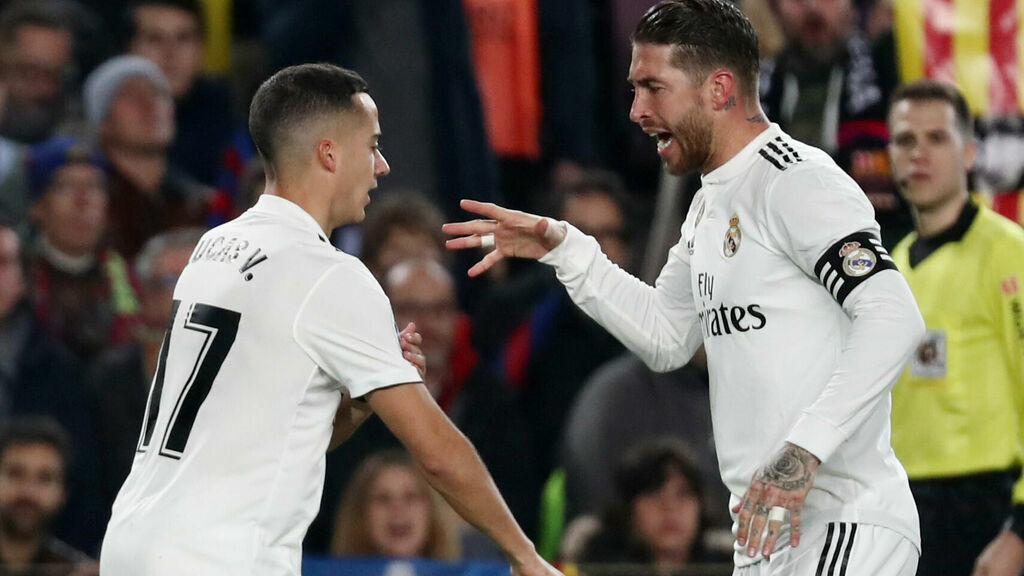 Ramos y Vásquez celebran el gol del Real Madrid 