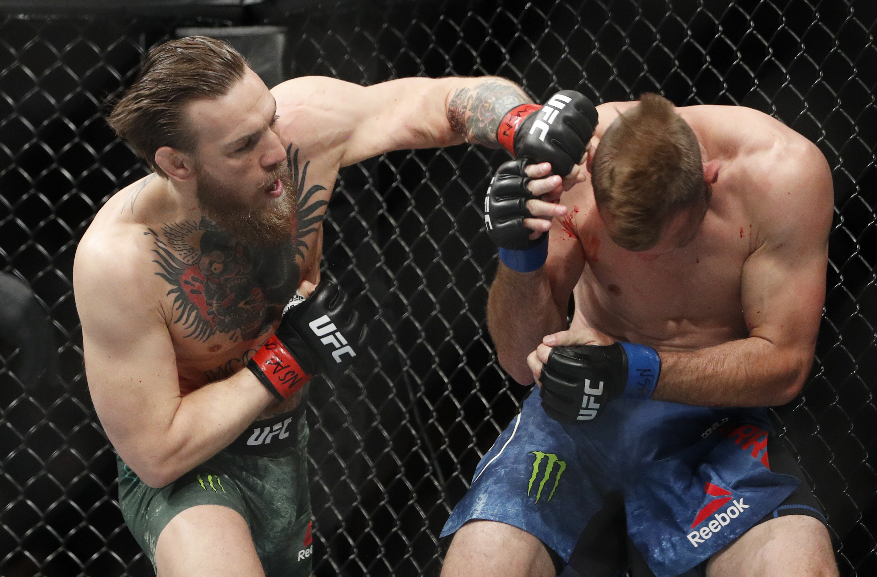 McGregor derrota a Cerrone en 2020. 