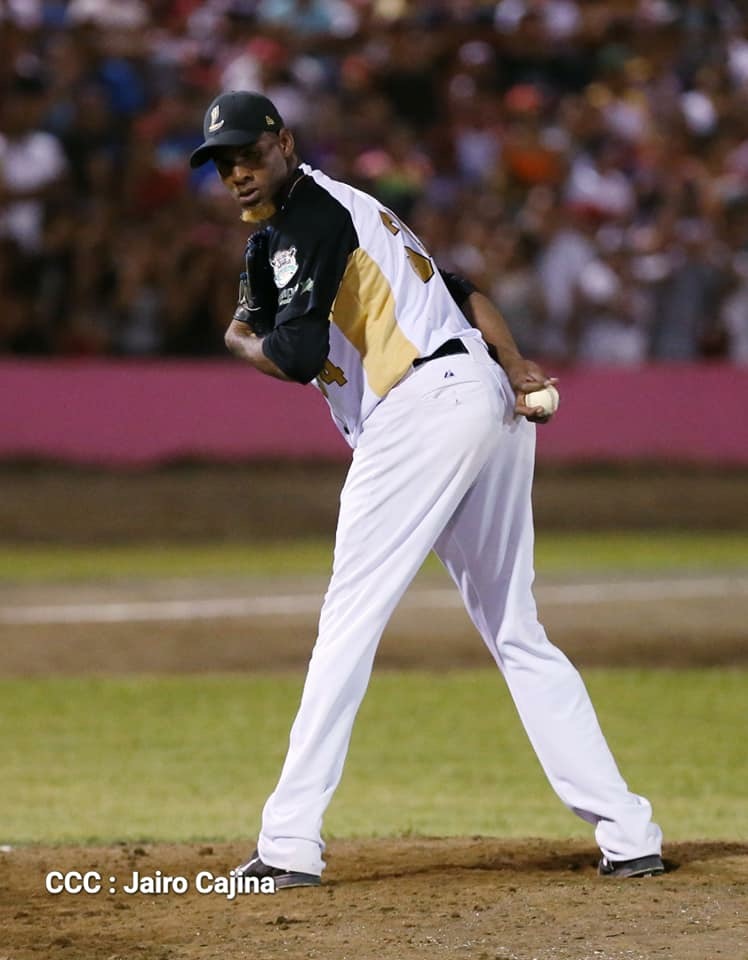 Luis Mateo lanzó juego completo para ganar el tíulo con León 