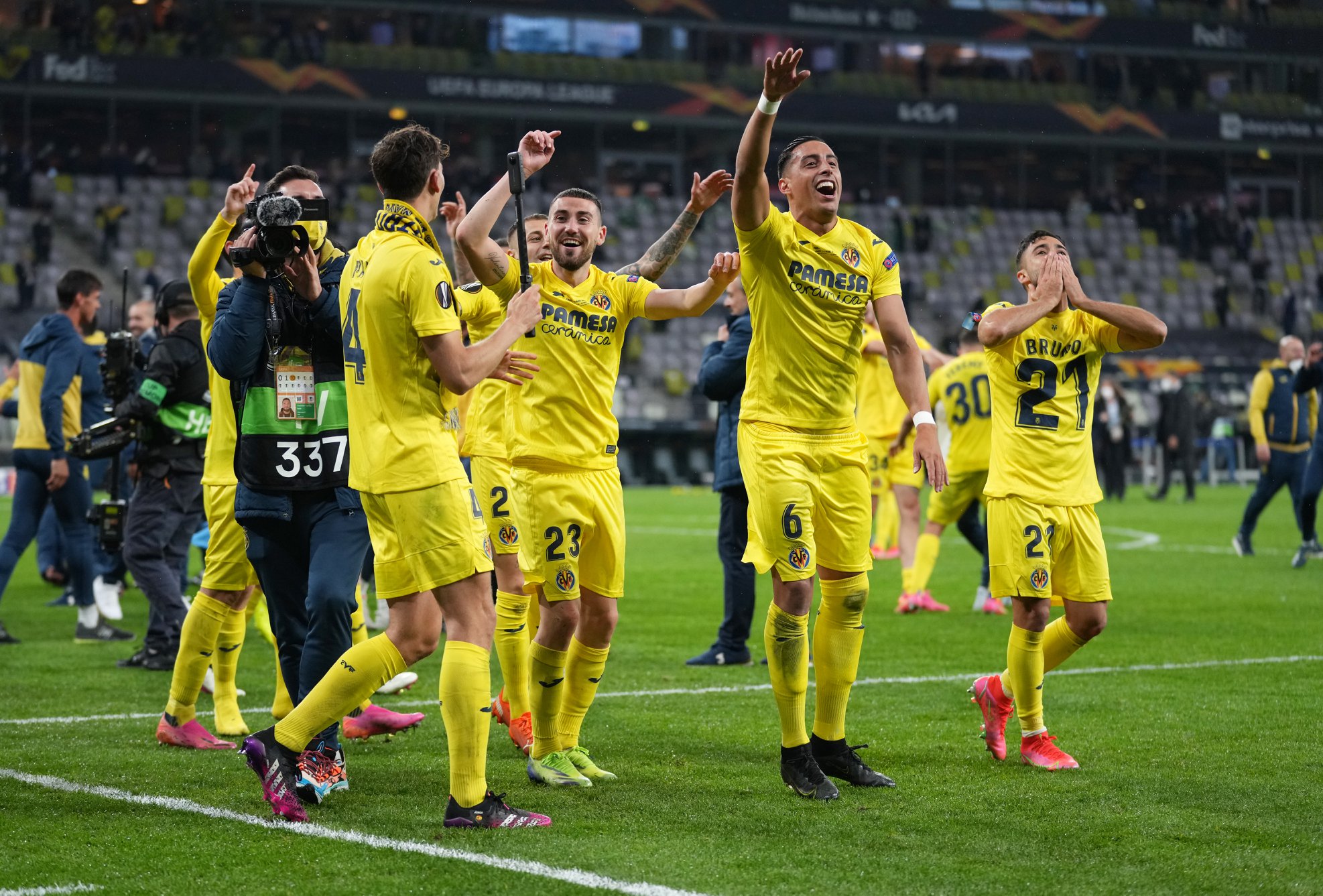 Villareal celebra su título de campeón 