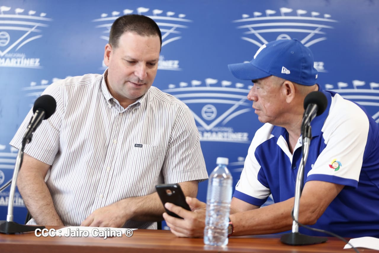 Nemesio Porras y Julio Sánchez durante la conferencia de prensa 