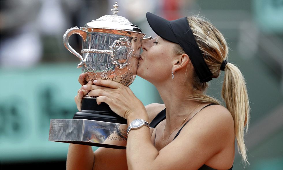 Sharapova celebra el título de Roland Garros 