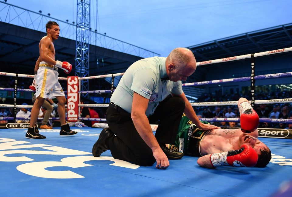 Cristofer Rosales noqueo en Irlanda a Paddy Barnes