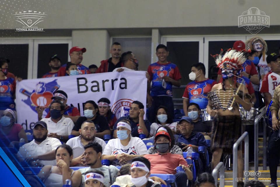 la aficón del Boer disfruto del primer partido de la serie 