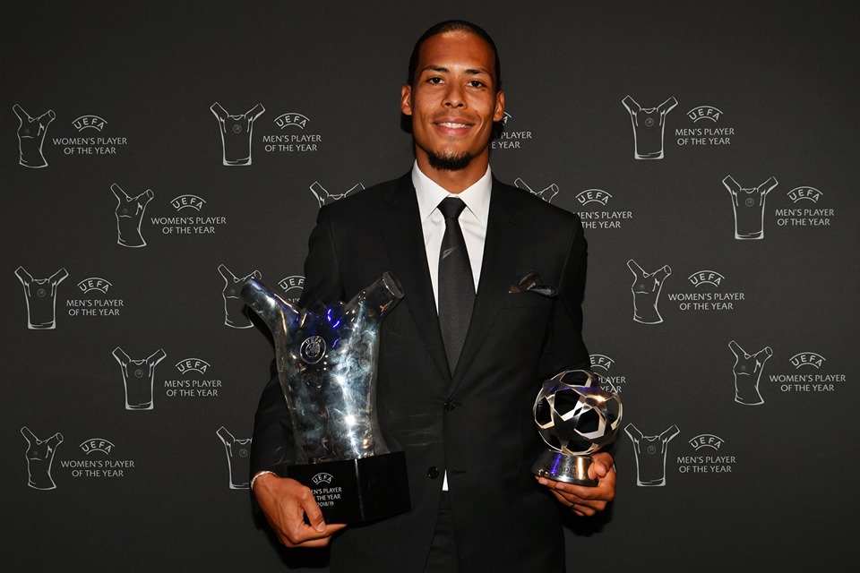 Virgil Van Dijk mejor defensa y mejor jugador de la Champions.