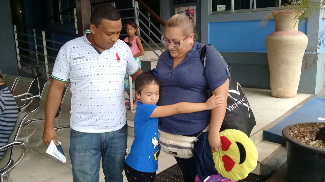 Fredy Darce y Carla Umaña han decidido migrar hacia Costa Rica, debido a la crisis en Nicaragua. Foto: Héctor Rosales