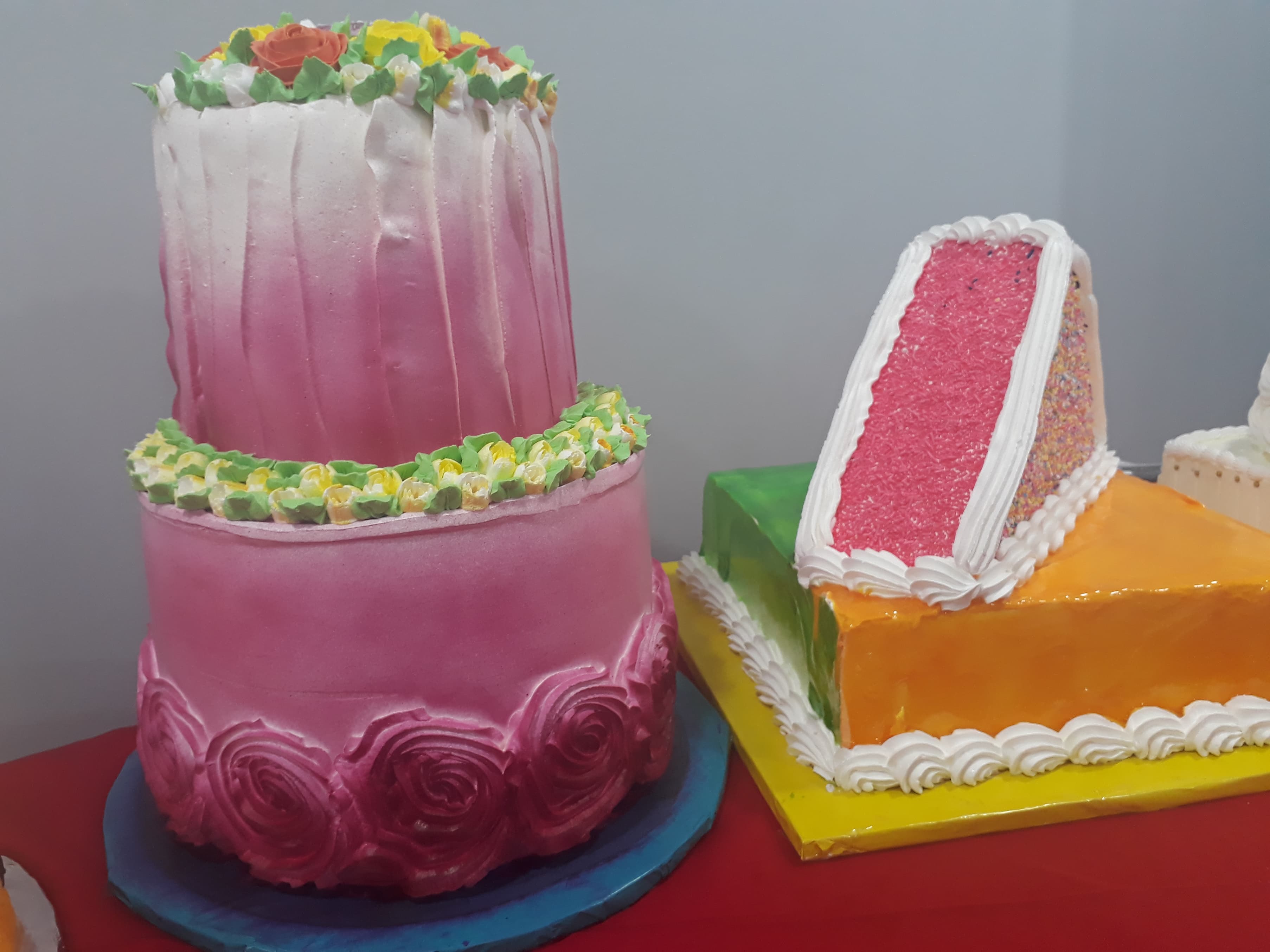 Pasteles realizados con productos distribuidos por la tienda American Bakery.