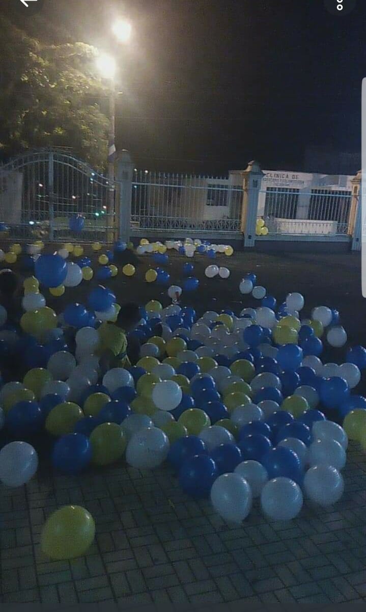 En Jinotepe continúan apareciendo las calles repletas de globos azul, blanco y amarillos. 