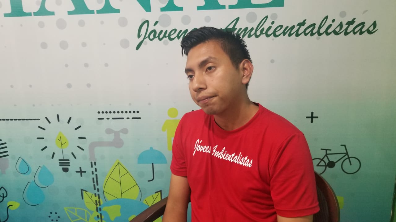 Joel Bermúdez, encargado de la Oficina de Educación Ambiental de Jóvenes Ambientalistas