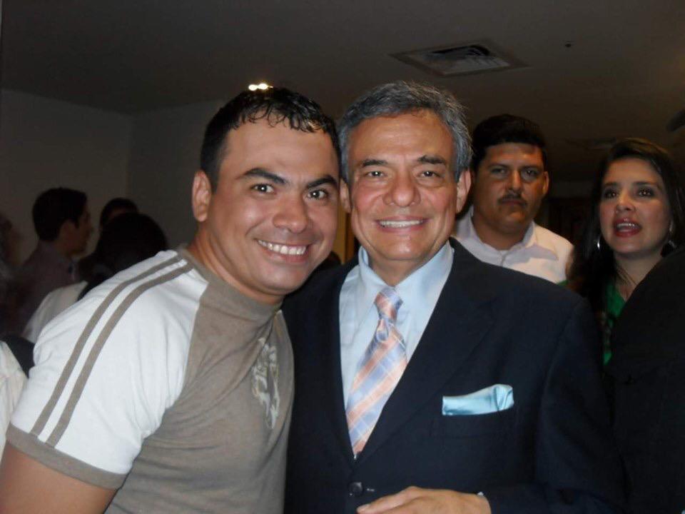 Walter Hernández y José José. FOTO: VOS TV | CORTESÍA 