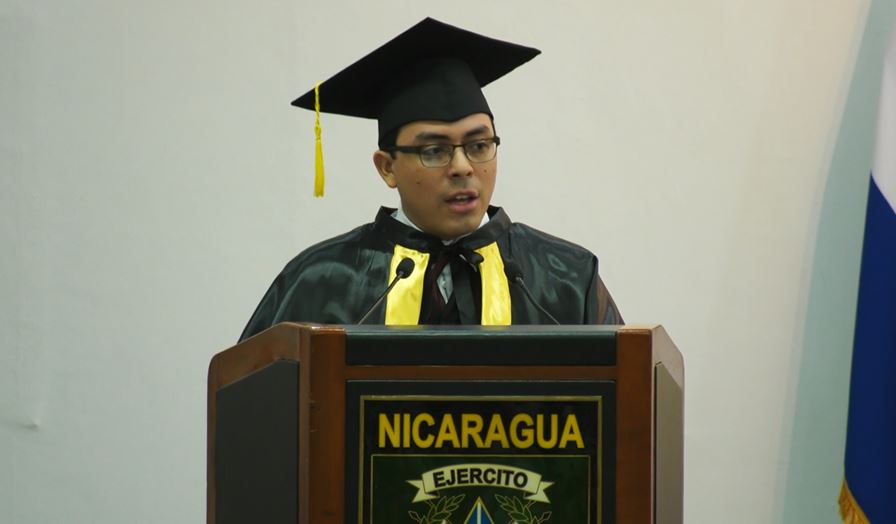 Doctor Juan Carlos Aguilar, graduado de la Facultad de Ciencias Médicas.