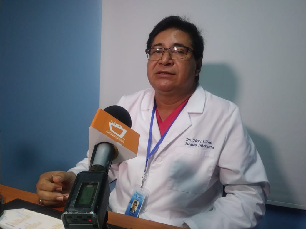 Doctor Nery Olivas, Médico Internista
