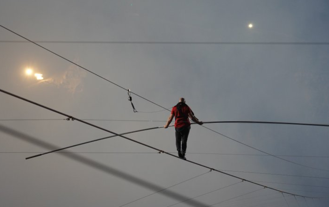 Nik Wallenda atraviesa lago de lava del volcán Masaya. Foto Cortesía ABC Network.