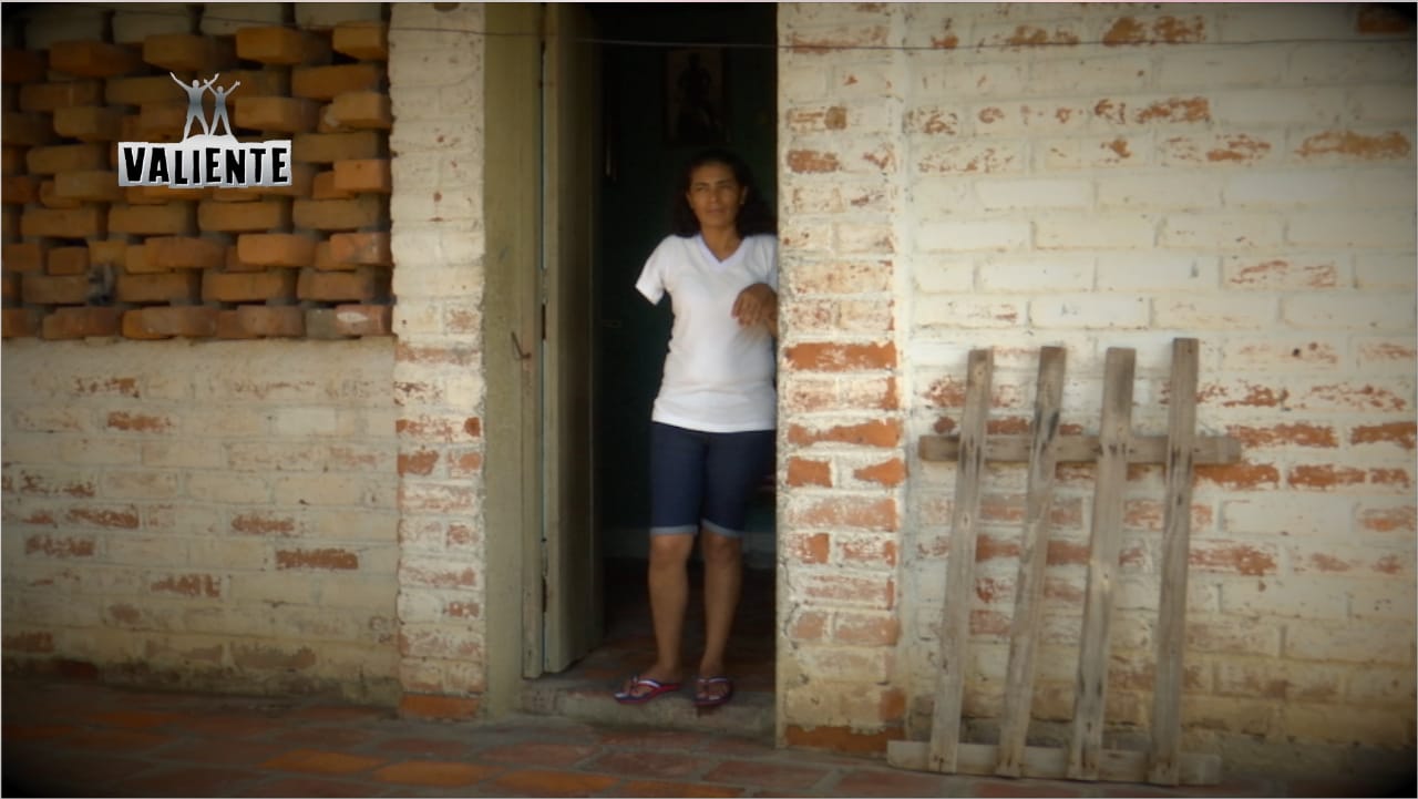Patricia Salazar continúa viviendo en El Tránsito en una vivienda retirada de la costa 