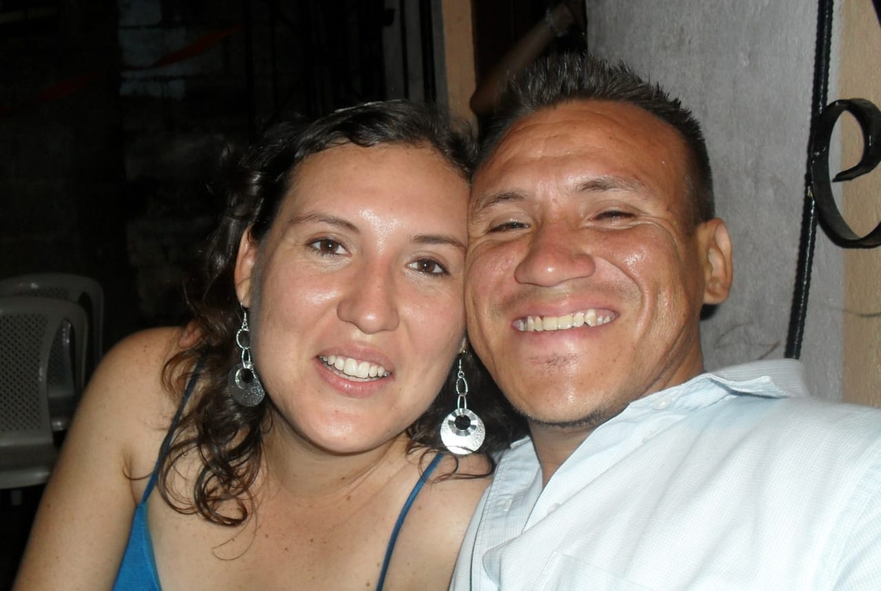 Yesenia junto a su hermano Juan Zacarías
