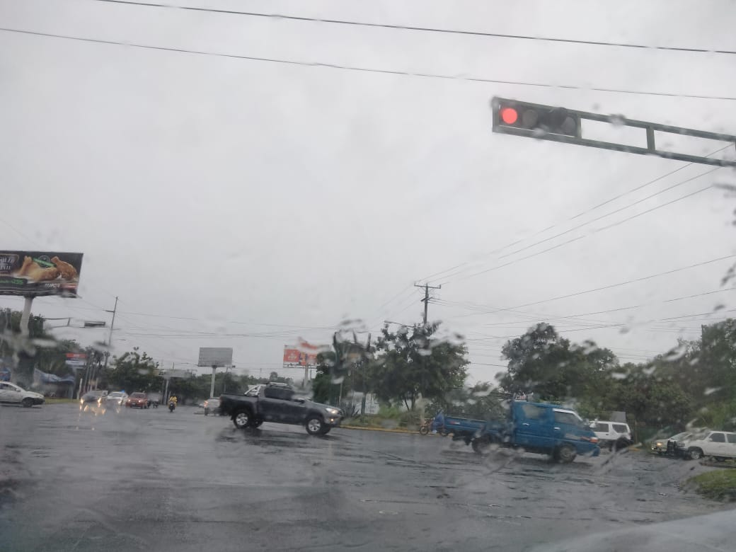 Semáforos de Enel Central./ Gloria Acosta