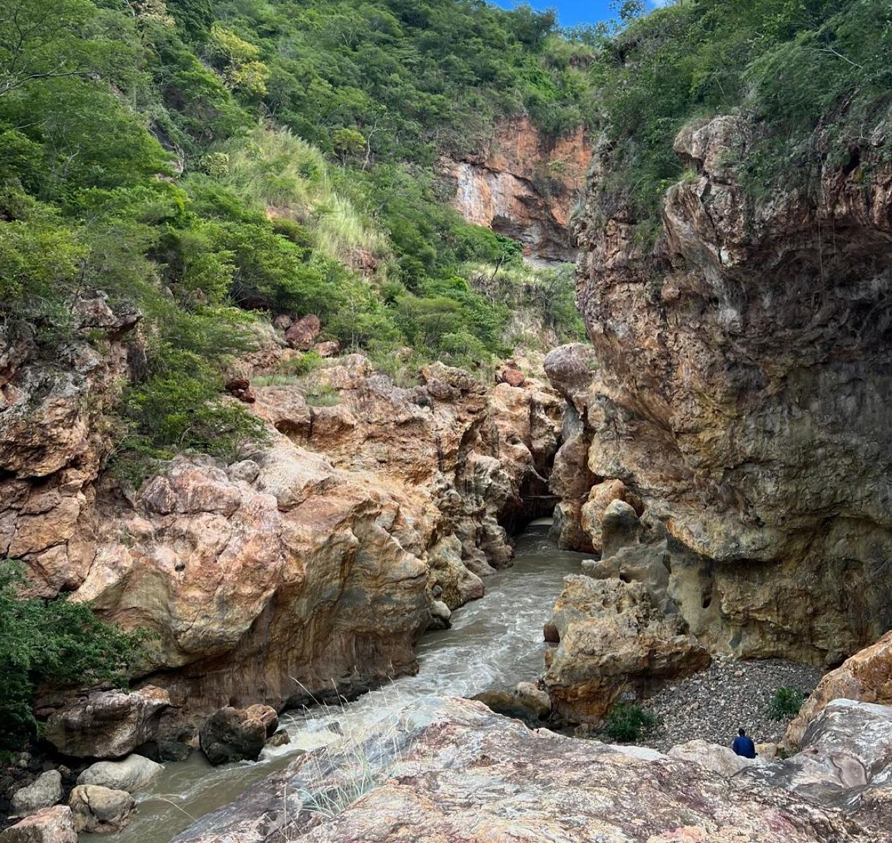 El Cañón El Jicaral, una cueva escondida en el Occidente del país, León./ cortesía