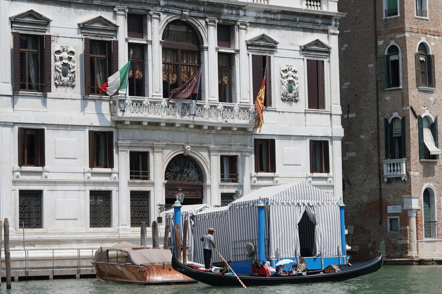 El lujoso hotel Aman de Venecia, donde se hospedan el fundador de Amazon, Jeff Bezos, y su prometida./ EFE